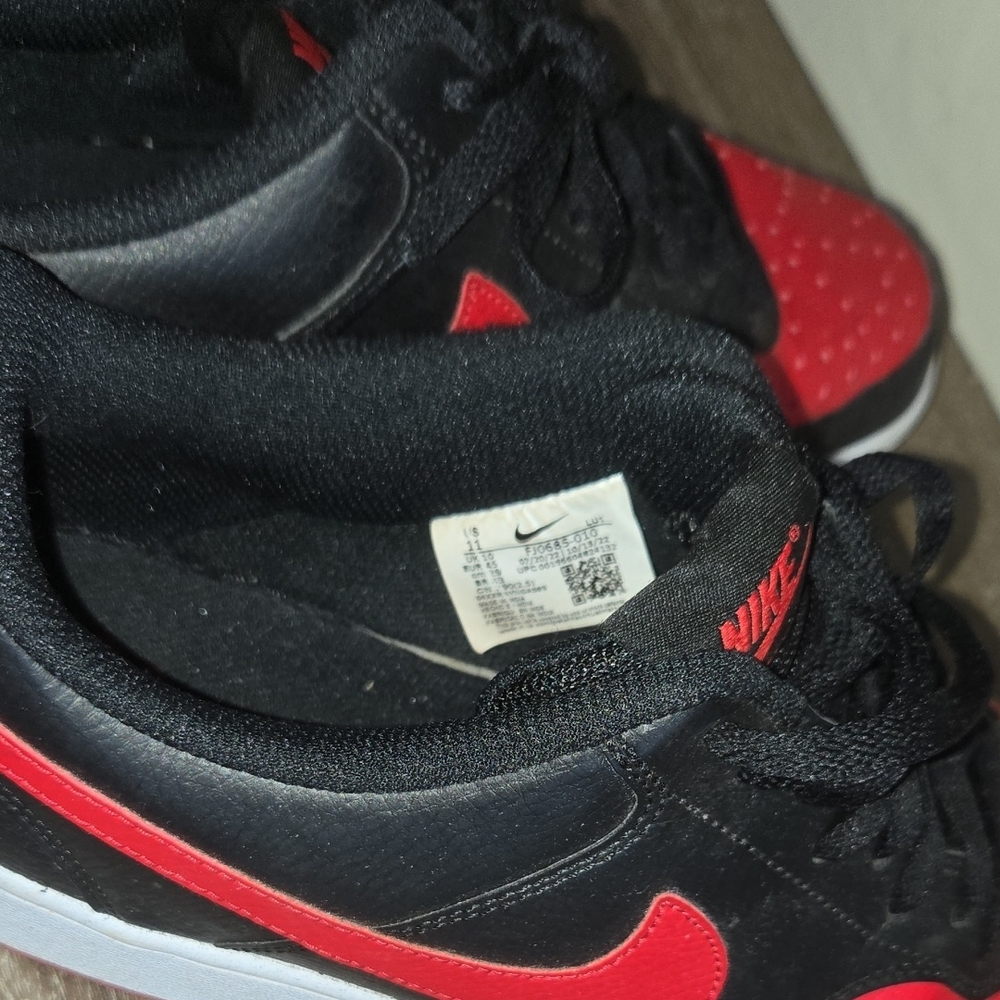 Nike Black and Red Athletic Shoes - Picture 3 of 4